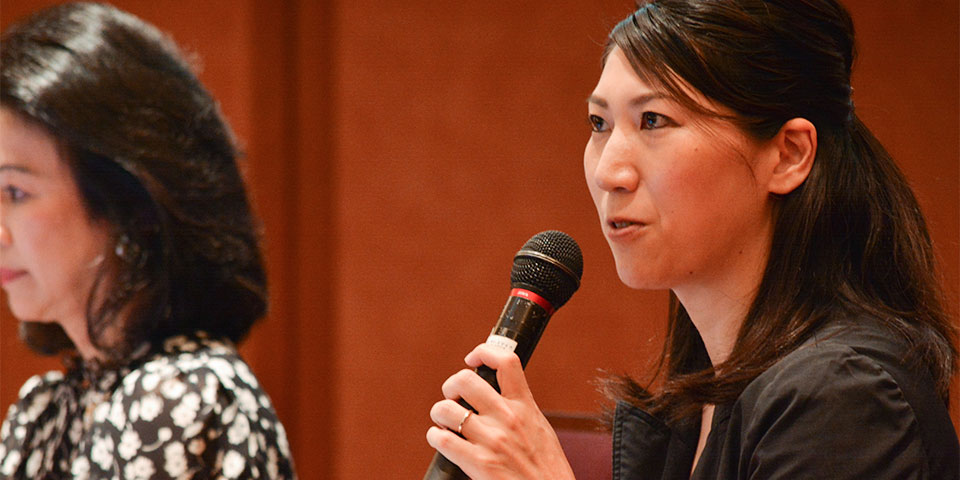 若い人達に性ついて真剣に考えてほしいと伝える染矢氏