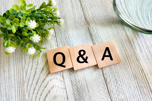 Q&Aの文字が書かれたブロック