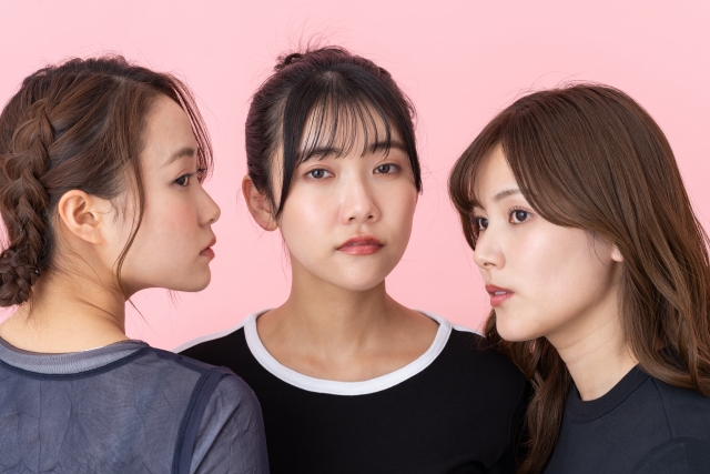 3名の若い女性の画像